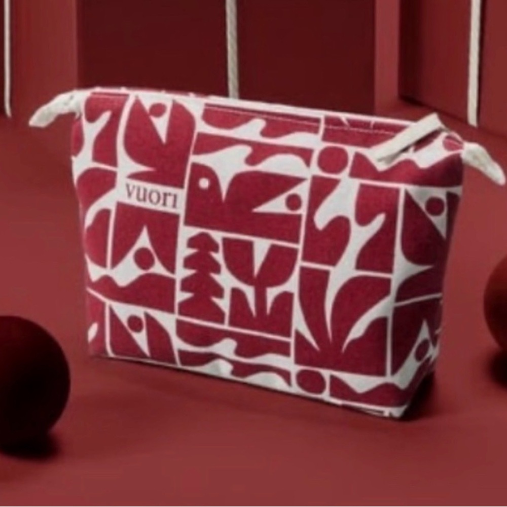 Vuori Burgundy and White Graphic Cosmetic Bag NWT